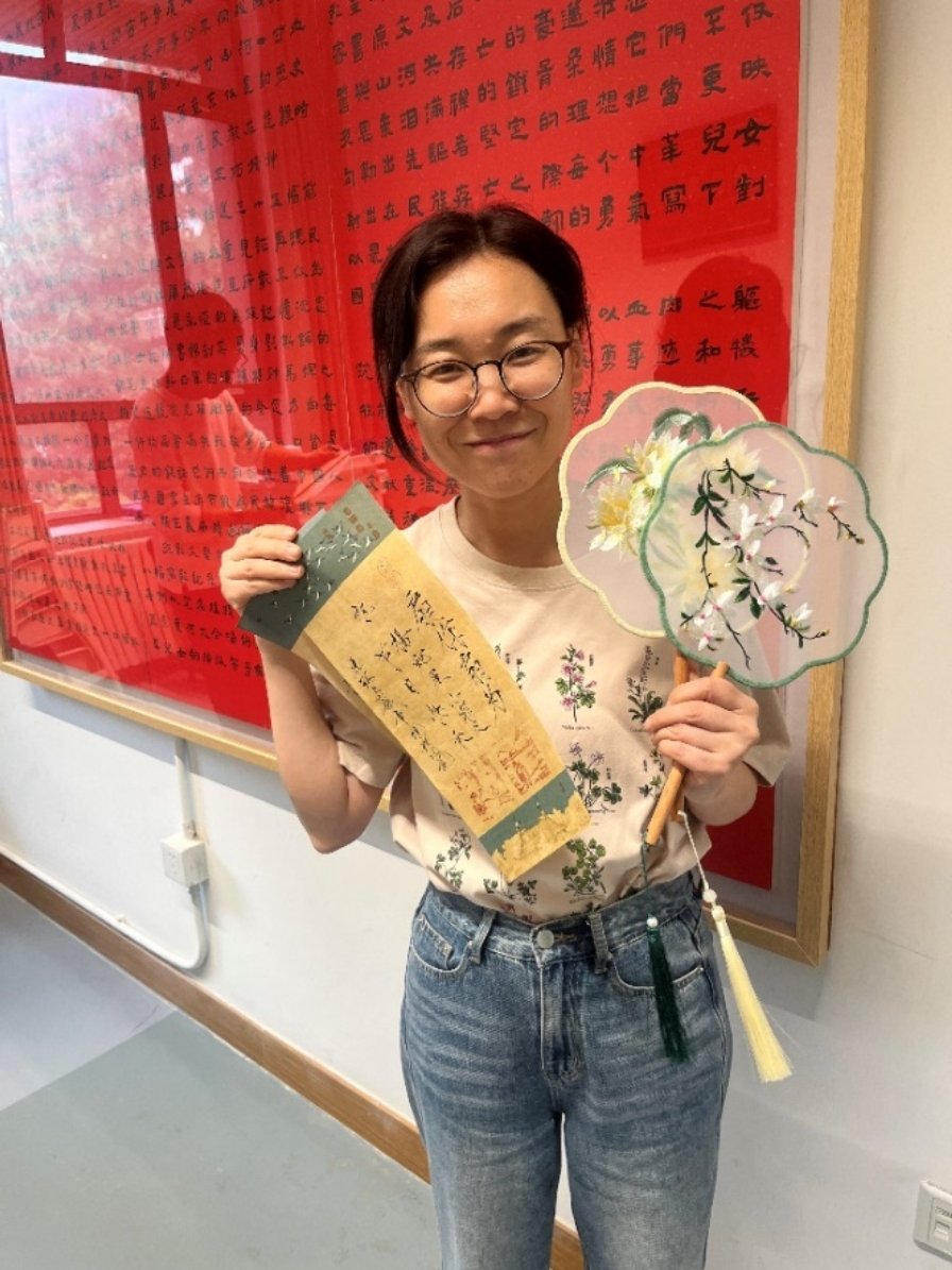 腰扇是折叠竹制腰扇