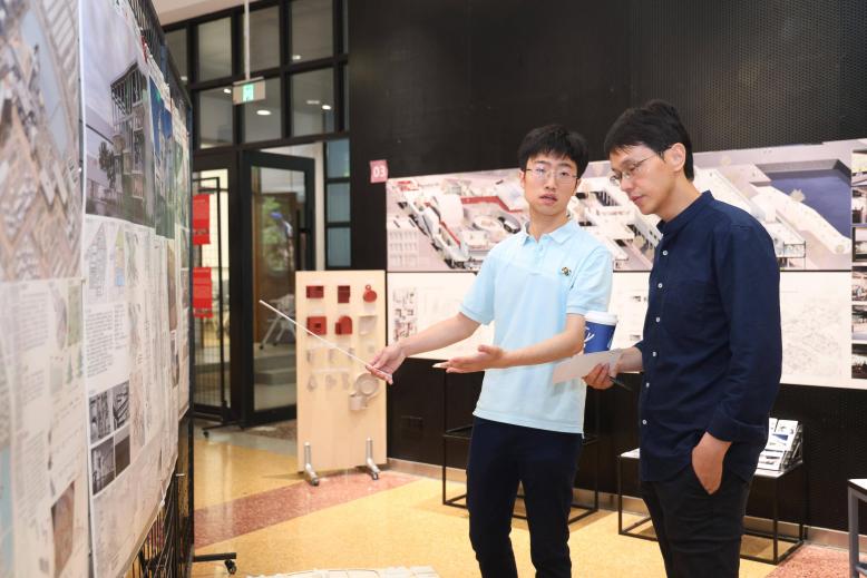 以及由清华大学